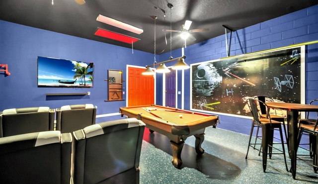 Remodeled 5 Bedroom Disney Pool Home