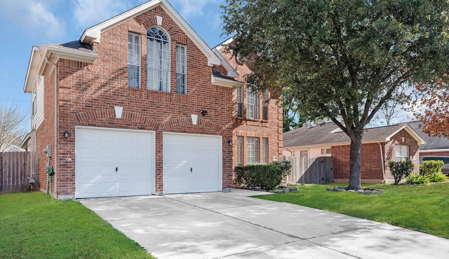 Remodeled 5BR/2.5 Ba. Near Hwy6/Copperfield/Cypress Sleeps 12 2800sq ft.