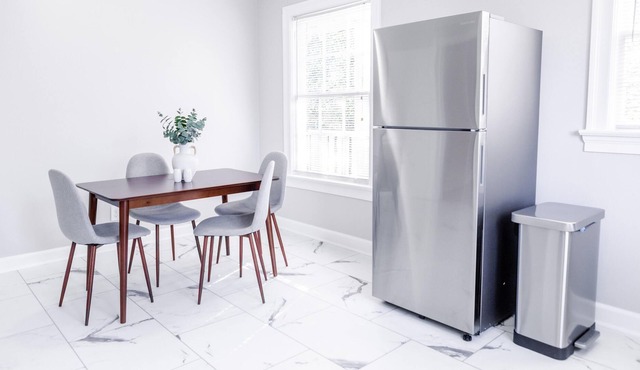 Remodeled Apartment Downtown