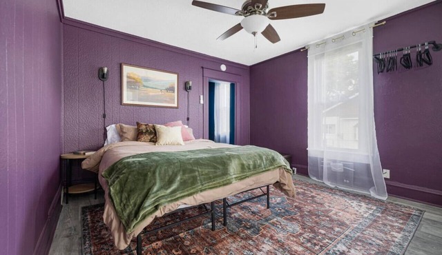 Remodeled Apartment Blocks from Downtown Bristol