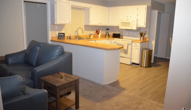 Remodeled apartment one minute to Fort Novosel gate. Short or Long-term stays!