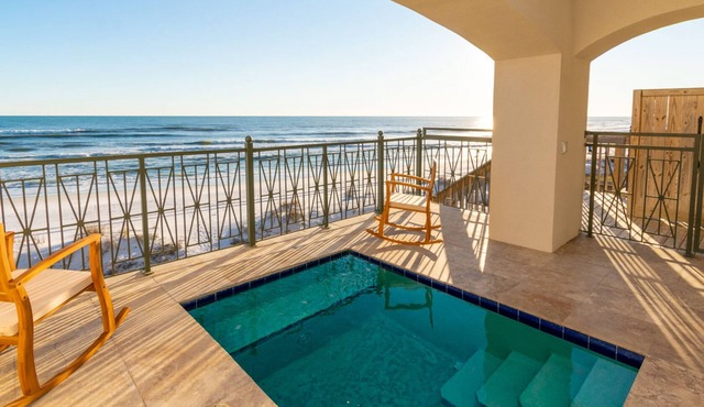 Remodeled Beachfront⛵️⛵️Frangista's Finest 5BR😎EV Charger🐠Splash Pool🦀Arcade Game