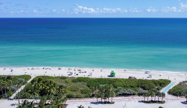 Remodeled Beachfront Studio w/Beach Essentials. Just steps from the beach!