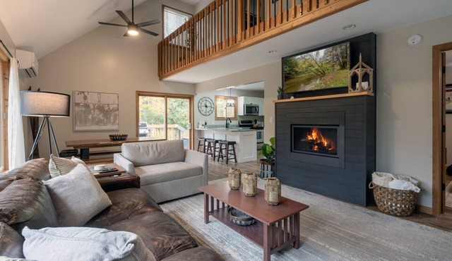 Remodeled Betsie River Bungalow 3bd+2ba+Loft by Crystal Mtn, 10 acres on River!
