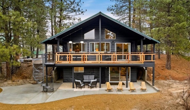 Remodeled Cabin: Golf & Hot Springs