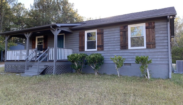 Remodeled cabin - minutes from boat ramps & lake fishing!