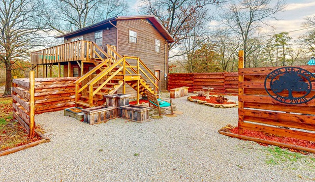 Remodeled cabin in quiet location with firepit, private balcony & smart TV