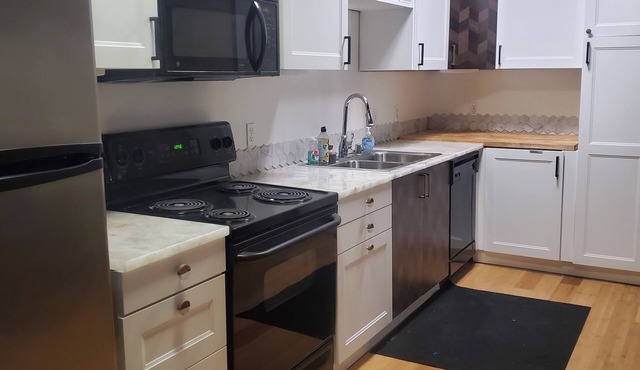 REMODELED Charming GasLamp Studio Loft with Balcony