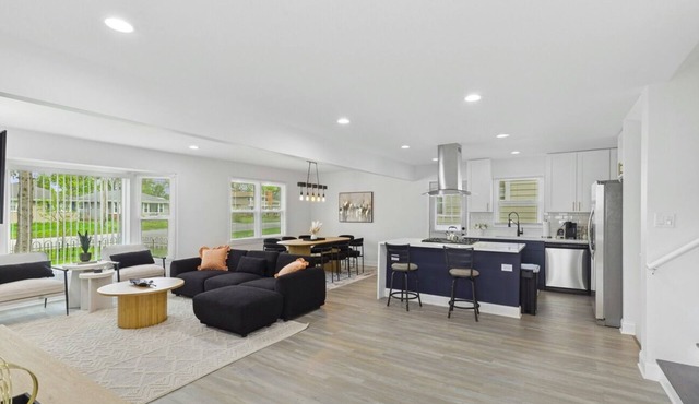 Remodeled Charming Home,Backyard w/Pergola,Pool/Ping Pong Game Room, Homewood IL