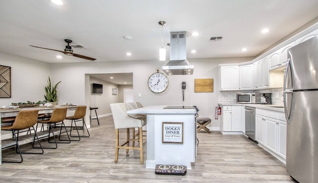 🏜 🌵Remodeled Charming Urban Desert Retreat with billiard-room🎱Dog Friendly🐾