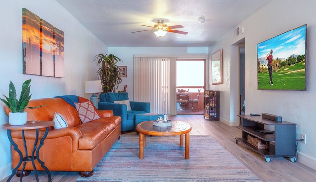 REMODELED Condo - gated Anasazi Village - close to golf, dining, medical