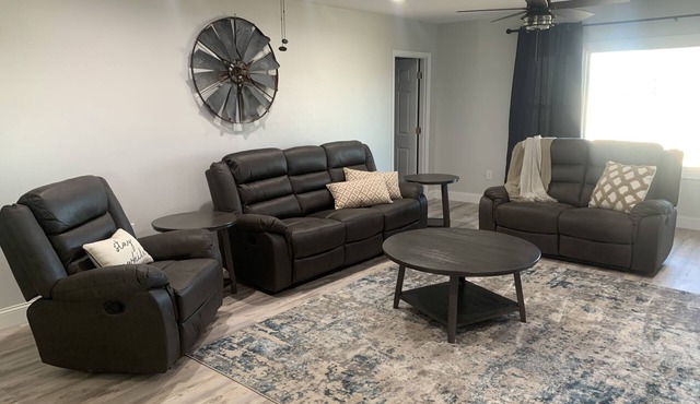 Remodeled country retreat on the Saline River. Pet Friendly!