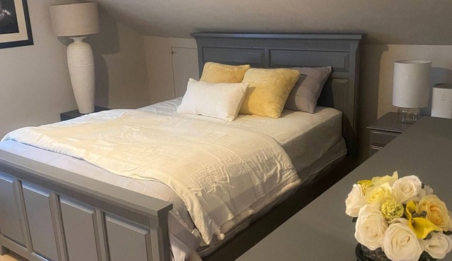 Remodeled cozy craftsman style home with top of the line jacuzzi tub,