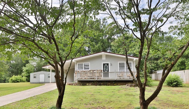 Remodeled, cozy home 1 mi. from Ladiga Trail