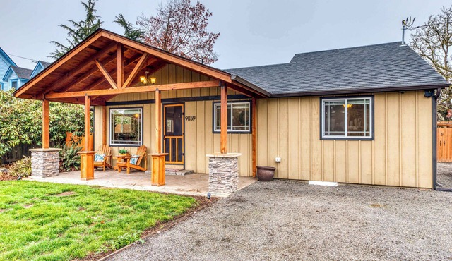 Remodeled, dog-friendly Willamette Valley home with large fenced yard