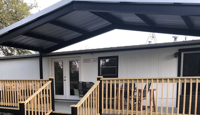 Remodeled family place on 5 acres, large deck w TV