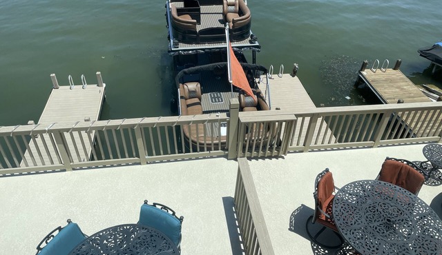 Remodeled Family Waterfront Townhome in the Heart of Horseshoe Bay