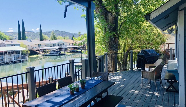 Remodeled Gem - Clearlake, Modern Beauty In the Keys - Waterfront