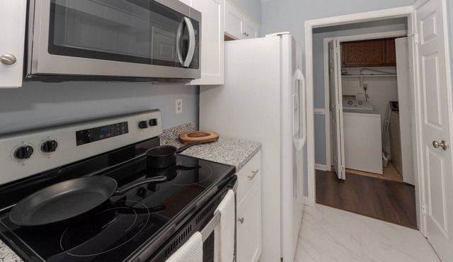 Remodeled Gorgeous Townhome 15 min from the beach