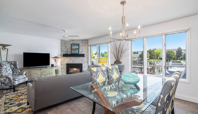 Remodeled Harbor Condo Steps to Lake MI