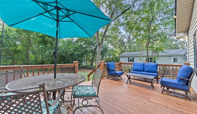 Remodeled historical cottage! 5 minute walk to Georgia College & downtown Milly!