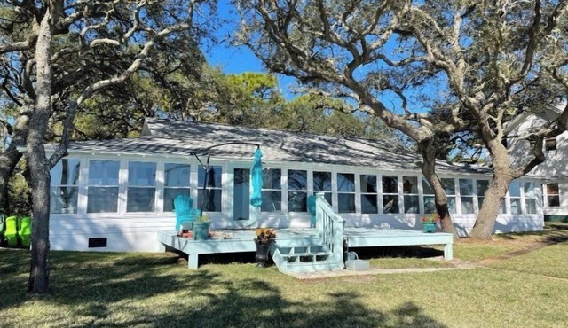 Remodeled historical spacious waterfront beach house