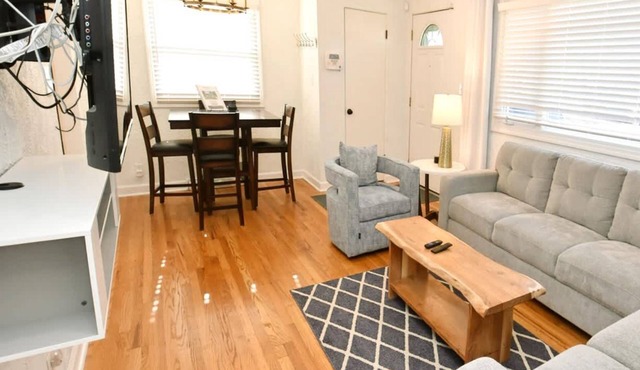Remodeled home 1 mile from Notre Dame (1150)
