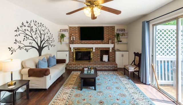 Remodeled Home / Amazing Backyard / Fun Rec Room