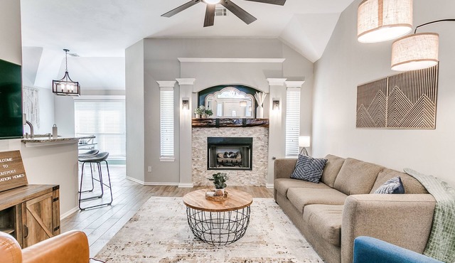 Remodeled home in quiet neighborhood-kid friendly