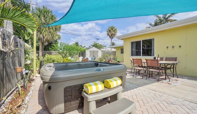 Remodeled Home w/Hot Tub in Pompano Beach! 3 Bedrooms & 2 FULL Bathrooms