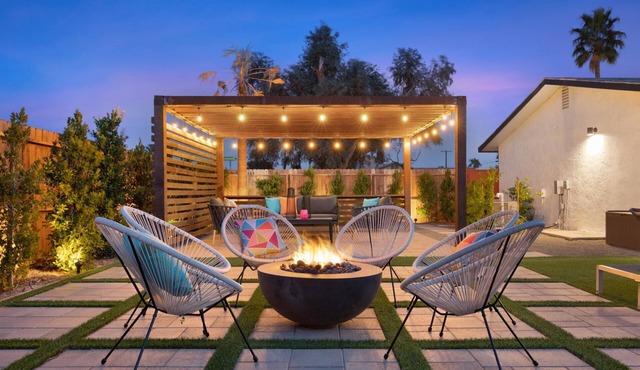 Remodeled Home with Private Pool and Spa! Mountain Views!