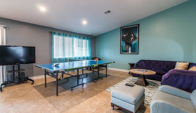 Remodeled House 10 guests In front of Golf Course