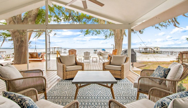 Remodeled Lake House on Lake Weir