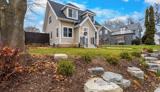 Remodeled Luxury 3BR - Walk to Cedarburg Downtown