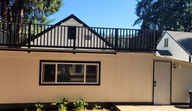 Remodeled Maplewood Cottage