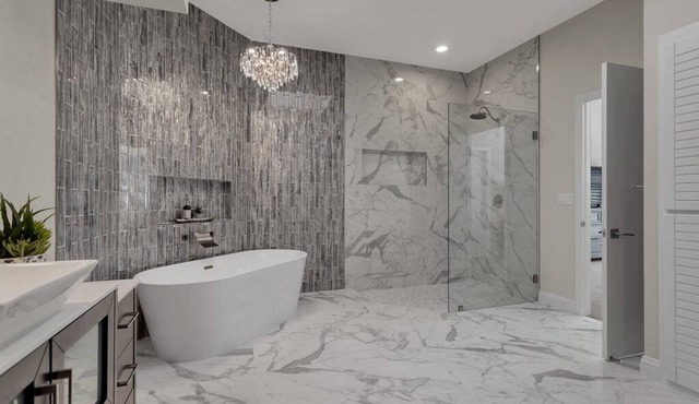 Remodeled & Modern w/Private Pool/Spa & Lake Views LQ122 LIC#105349