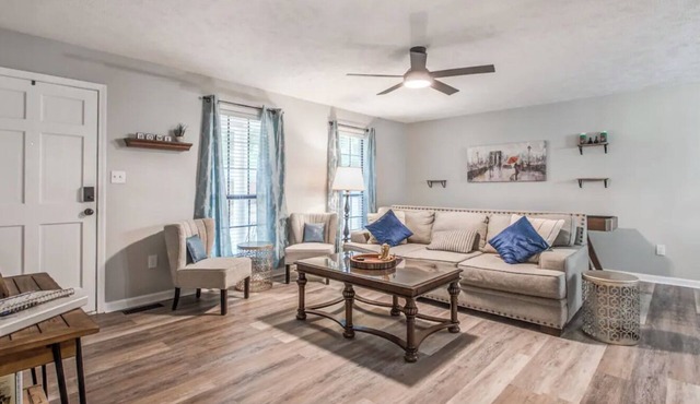Remodeled N. Jackson Home w/Shuffleboard, sleeps 6