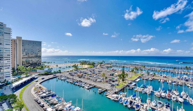*Remodeled Oceanfront in Waikiki - Ilikai Marina