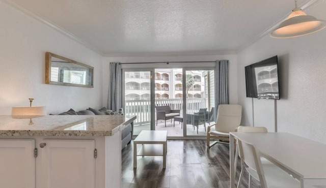 Remodeled Oceanside Retreat