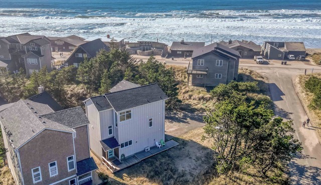 Remodeled Pacific City, Ocean View Home, Gated Community, Hot Tub, Bonus Room