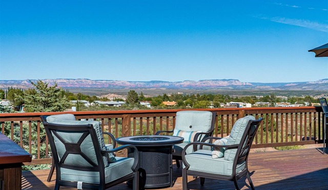 Remodeled! Panoramic Views! 20 Minutes from Sedona! Modern Southwest Comfort and
