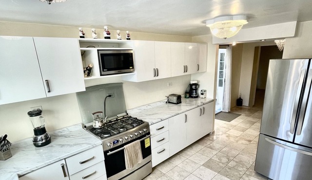 Remodeled Private Safe Gated Community Townhome, with 24/7 security