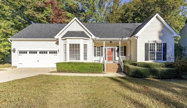 Remodeled ranch style home with Firepit conveniently located