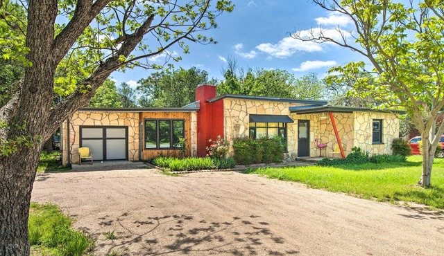 Remodeled Retro Home w/Deck, Walk to Main Street!