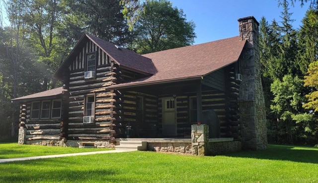 Remodeled Rustic Log Home on 5 acres, close to ATV park & Laurel Highlands.