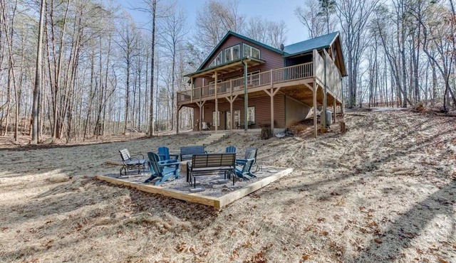 Remodeled Spacious Cabin Near Helen, Georgia