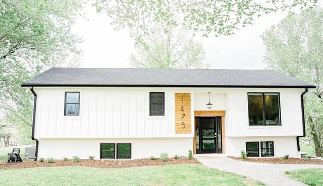 Remodeled split-level home with southern charm. Pet-Friendly!