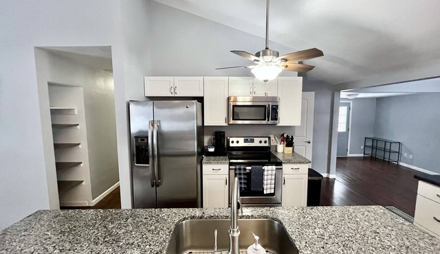 Remodeled Stow Home near Blossom Music Center/BMBW Ski Resort/Downtown Cuy Falls