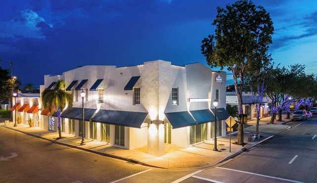 Remodeled Studio's in Downtown South Miami ~ Free Cable and WiFi