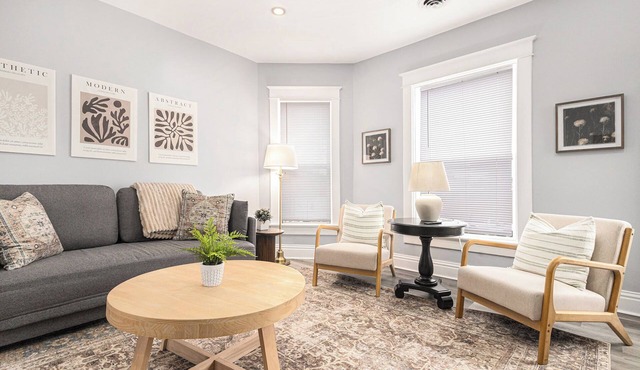 Remodeled, Washer, Dryer, Mins to Beach & Downtown